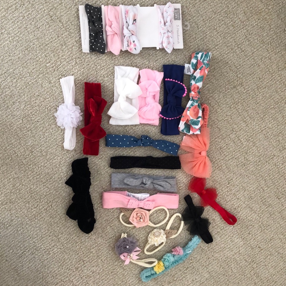 Infant girl bows